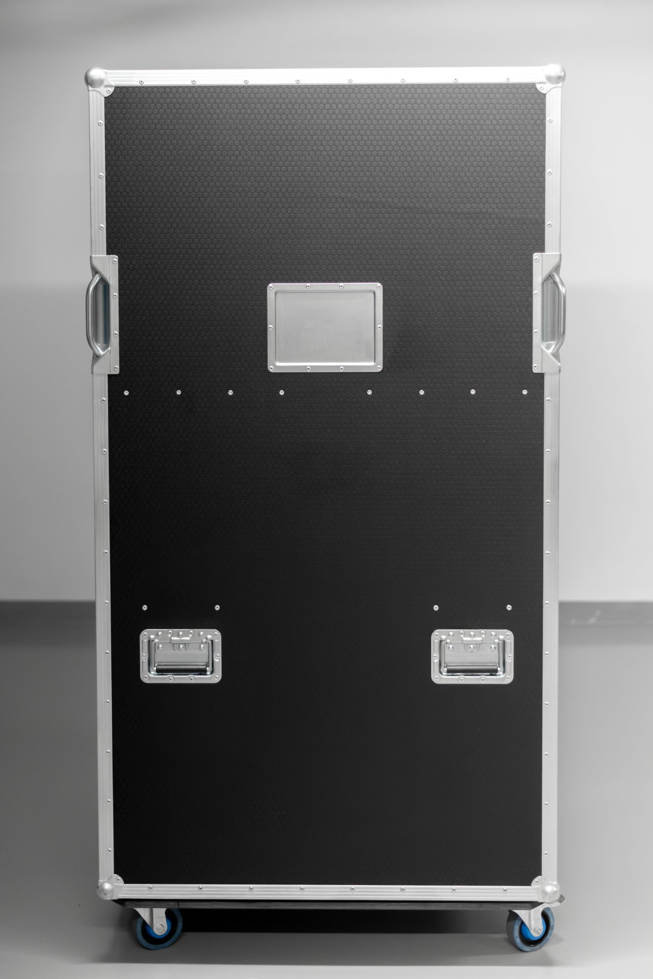 Velkoobjemový pojízdný přepravní case — detail